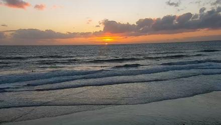 Carlsbad Beach Surf Live Webcam - Feb 17, 2026, 5:35pm PST