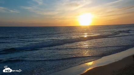 Carlsbad Beach Surf Live Webcam - Apr 23, 2026, 7:15pm PDT