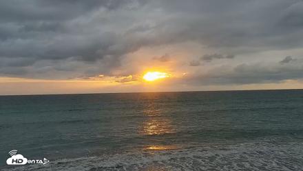 Carlsbad Beach Surf Live Webcam - Oct 29, 2026, 5:45pm PDT