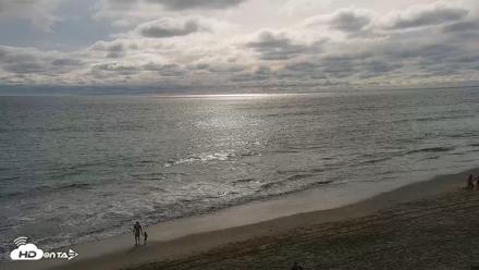 Carlsbad Beach Surf Live Webcam - Aug 13, 2026, 5:32pm PDT