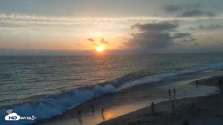 Carlsbad Beach Surf Live Webcam - Aug 10, 2026, 7:34pm PDT