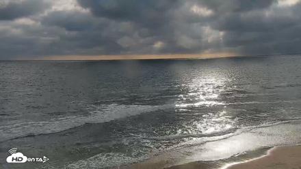 Carlsbad Beach Surf Live Webcam - May 23, 2026, 6:02pm PDT