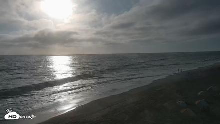 Carlsbad Beach Surf Live Webcam - Aug 17, 2026, 6:33pm PDT