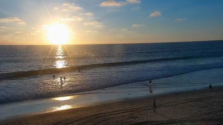 Carlsbad Beach Surf Live Webcam - Nov 4, 2025, 4:40pm PST