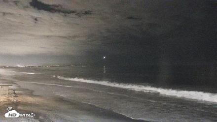 Carlsbad Beach Surf Live Webcam - Sep 5, 2026, 10:52pm PDT