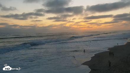 Carlsbad Beach Surf Live Webcam - Jun 9, 2026, 8:01pm PDT