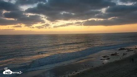 Carlsbad Beach Surf Live Webcam - Sep 15, 2026, 7:23pm PDT
