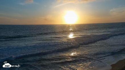 Carlsbad Beach Surf Live Webcam - Apr 15, 2026, 7:05pm PDT