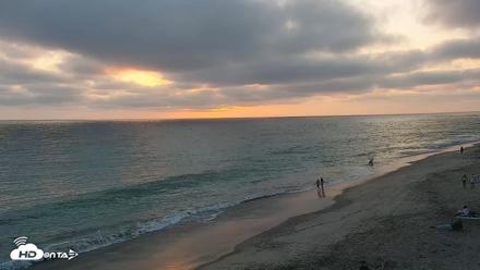 Carlsbad Beach Surf Live Webcam - Aug 11, 2026, 7:28pm PDT