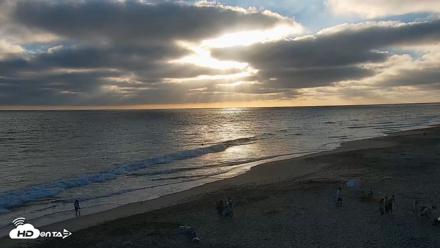 Carlsbad Beach Surf Live Webcam - Jul 5, 2026, 7:19pm PDT