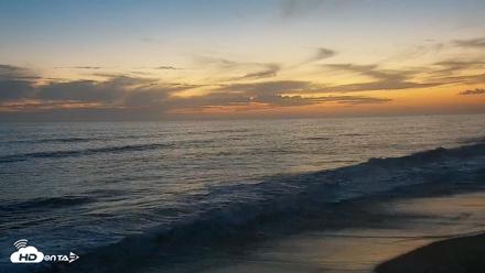 Carlsbad Beach Surf Live Webcam - Aug 26, 2026, 7:47pm PDT