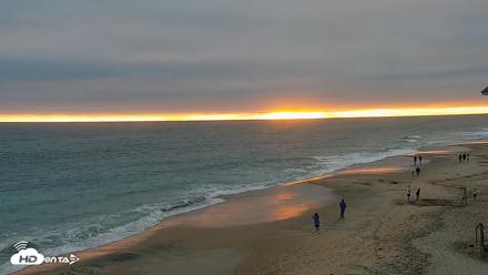 Carlsbad Beach Surf Live Webcam - Jun 27, 2026, 7:44pm PDT