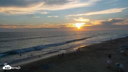 Carlsbad Beach Surf Live Webcam - Jul 4, 2026, 7:55pm PDT