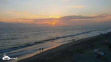 Carlsbad Beach Surf Live Webcam - Aug 5, 2026, 7:40pm PDT
