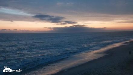Carlsbad Beach Surf Live Webcam - Aug 10, 2026, 8:08pm PDT