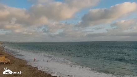 Carlsbad Beach Surf Live Webcam - Aug 12, 2026, 6:25pm PDT