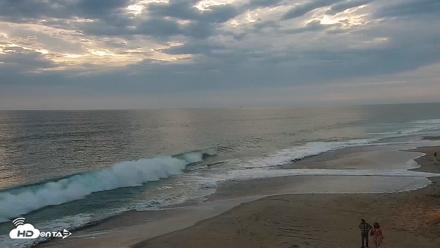 Carlsbad Beach Surf Live Webcam - Jul 11, 2026, 8:21pm PDT