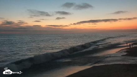 Carlsbad Beach Surf Live Webcam - Aug 11, 2026, 8:11pm PDT