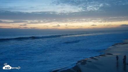 Carlsbad Beach Surf Live Webcam - Jul 25, 2026, 8:21pm PDT