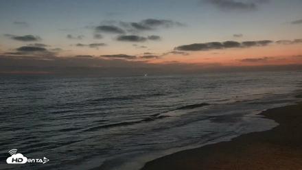 Carlsbad Beach Surf Live Webcam - Aug 11, 2026, 8:18pm PDT