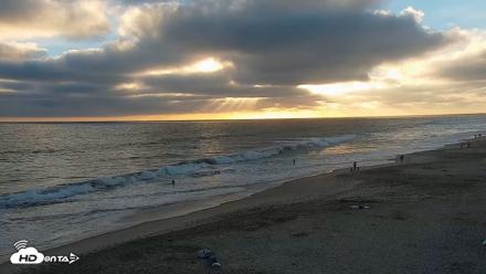 Carlsbad Beach Surf Live Webcam - Jul 5, 2026, 7:29pm PDT