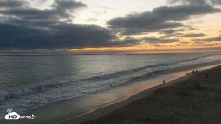 Carlsbad Beach Surf Live Webcam - Aug 14, 2026, 7:46pm PDT