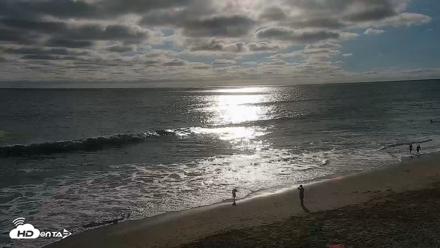 Carlsbad Beach Surf Live Webcam - Aug 14, 2026, 5:52pm PDT