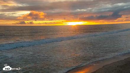 Carlsbad Beach Surf Live Webcam - Apr 12, 2026, 7:14pm PDT