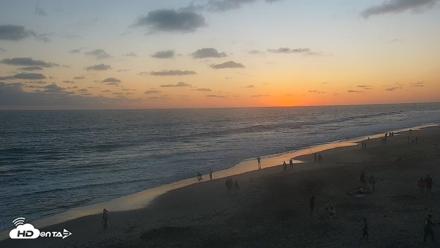 Carlsbad Beach Surf Live Webcam - Jun 20, 2026, 8:03pm PDT