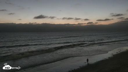 Carlsbad Beach Surf Live Webcam - Sep 14, 2026, 7:34pm PDT