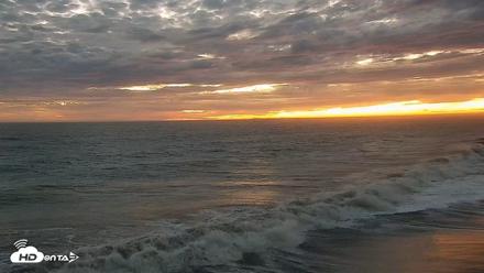 Carlsbad Beach Surf Live Webcam - Sep 7, 2026, 7:30pm PDT