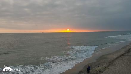 Carlsbad Beach Surf Live Webcam - May 12, 2026, 7:33pm PDT