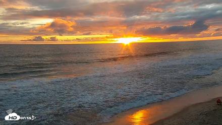 Carlsbad Beach Surf Live Webcam - Apr 12, 2026, 7:17pm PDT