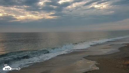 Carlsbad Beach Surf Live Webcam - Jul 11, 2026, 8:22pm PDT