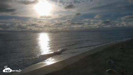 Carlsbad Beach Surf Live Webcam - Aug 13, 2026, 6:49pm PDT