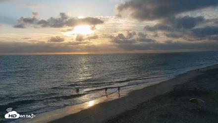 Carlsbad Beach Surf Live Webcam - Aug 12, 2026, 7:07pm PDT