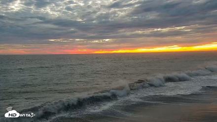 Carlsbad Beach Surf Live Webcam - Sep 7, 2026, 7:25pm PDT