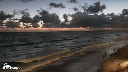 Carlsbad Beach Surf Live Webcam - May 27, 2026, 8:36pm PDT