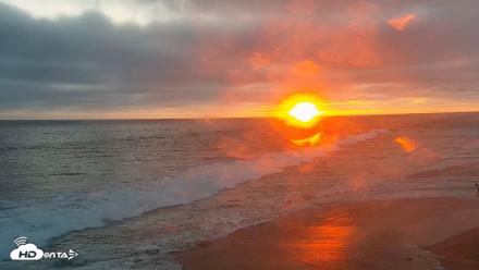 Carlsbad Beach Surf Live Webcam - Jun 13, 2026, 7:57pm PDT
