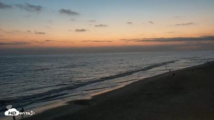 Carlsbad Beach Surf Live Webcam - Aug 6, 2026, 8:18pm PDT