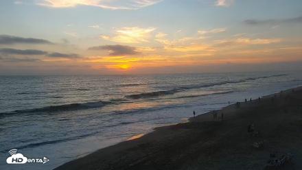 Carlsbad Beach Surf Live Webcam - Aug 18, 2026, 7:30pm PDT