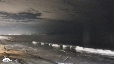 Carlsbad Beach Surf Live Webcam - Sep 5, 2026, 9:17pm PDT