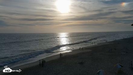Carlsbad Beach Surf Live Webcam - Jul 3, 2026, 7:03pm PDT