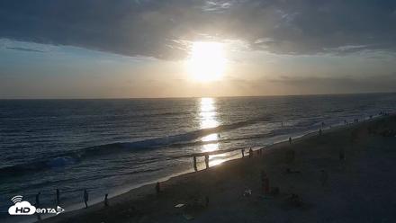 Carlsbad Beach Surf Live Webcam - Jul 18, 2026, 7:29pm PDT