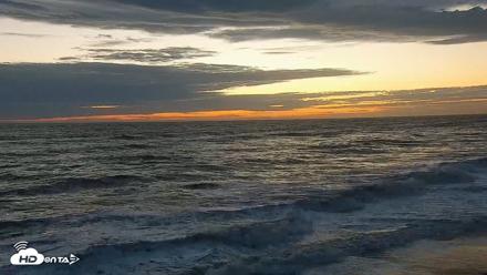 Carlsbad Beach Surf Live Webcam - Sep 8, 2026, 7:21pm PDT