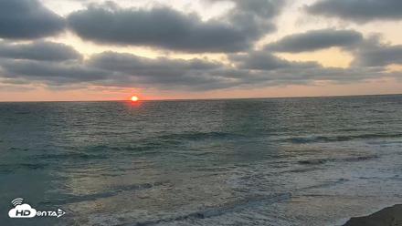 Carlsbad Beach Surf Live Webcam - Sep 22, 2026, 6:44pm PDT