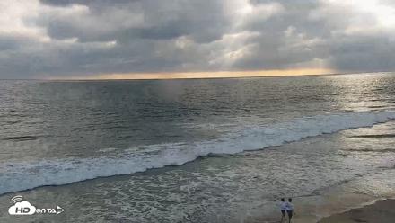 Carlsbad Beach Surf Live Webcam - May 23, 2026, 6:14pm PDT