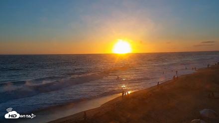 Carlsbad Beach Surf Live Webcam - Jul 22, 2026, 7:49pm PDT