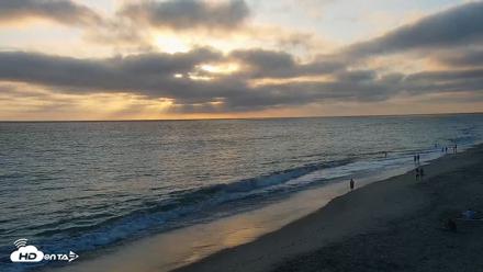 Carlsbad Beach Surf Live Webcam - Aug 11, 2026, 7:10pm PDT