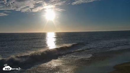 Carlsbad Beach Surf Live Webcam - Sep 5, 2026, 6:33pm PDT